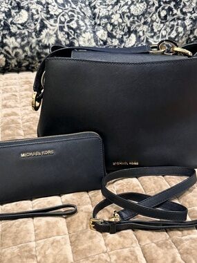 Michael Kors Black Saffiano Leather Shoulder Bag with Wallet Set
